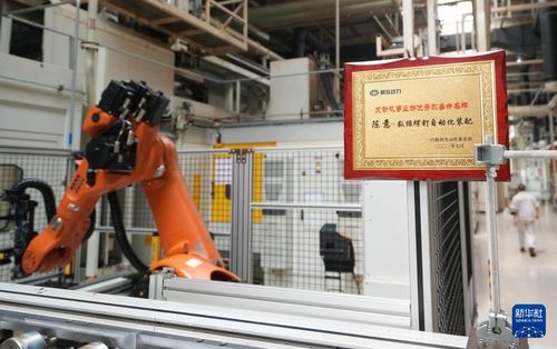 生產(chǎn)一線看智造 數(shù)字技術(shù)賦能企業(yè)“智改數(shù)轉(zhuǎn)網(wǎng)聯(lián)”，驅(qū)動(dòng)制造業(yè)高質(zhì)量發(fā)展